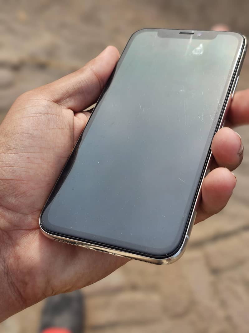 Apple iPhone X 3