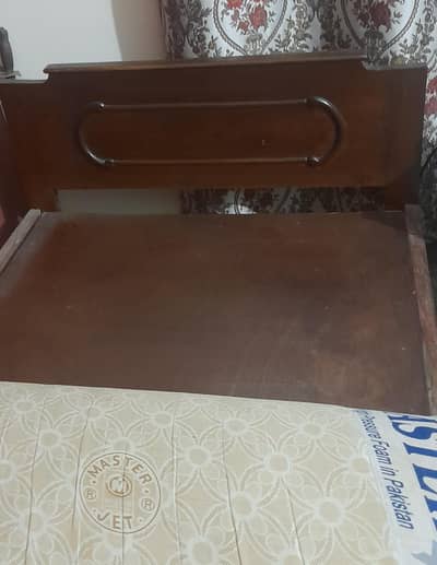 Sheesham Wood Furniture – 2 Single Beds & Side Table