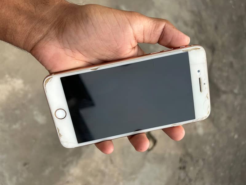 Apple iPhone 8 Plus 0