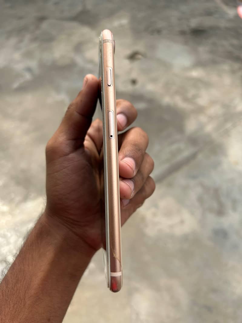 Apple iPhone 8 Plus 5