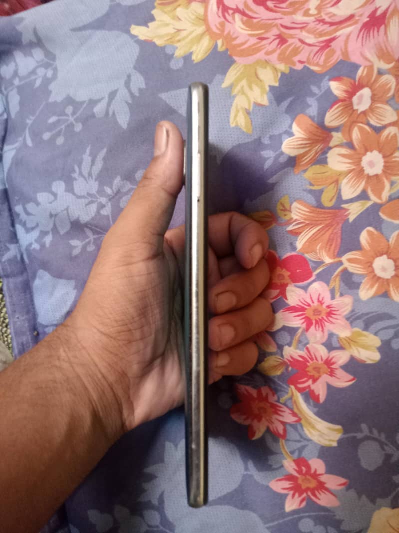 Realme note 9S 4