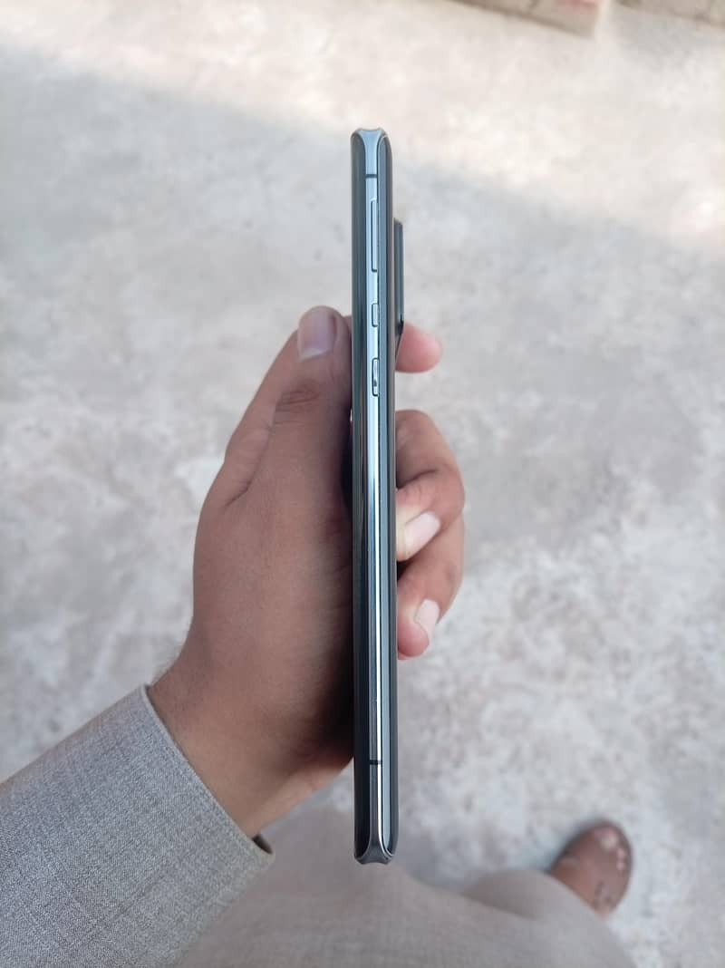 Sharp Aquos Zero6 5g 2