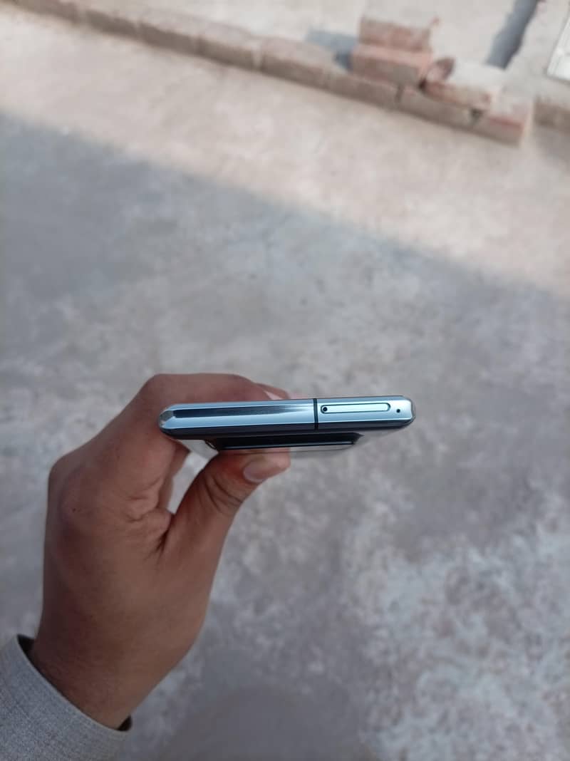 Sharp Aquos Zero6 5g 5