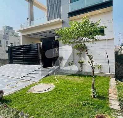 10 Marla Brand New Home For Sale