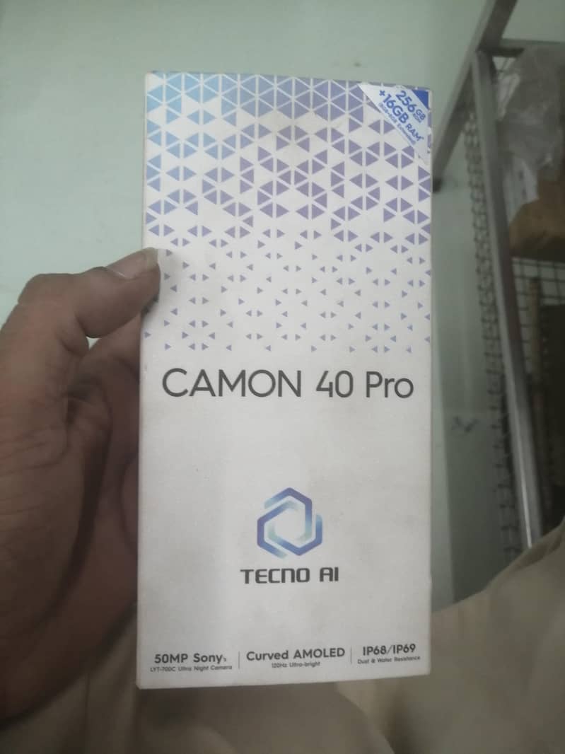Tecno CAMON 40 Pro 1