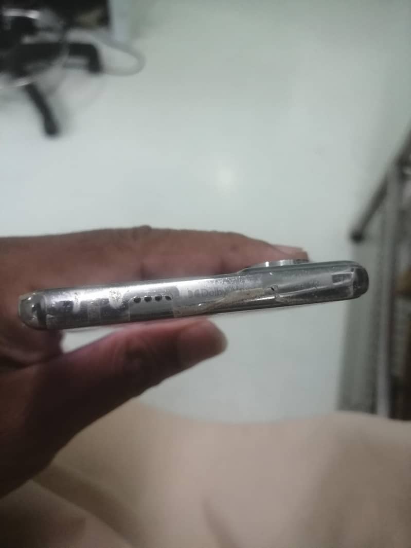 Tecno CAMON 40 Pro 4