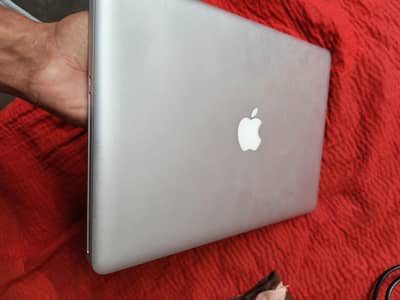 macbook pro m5