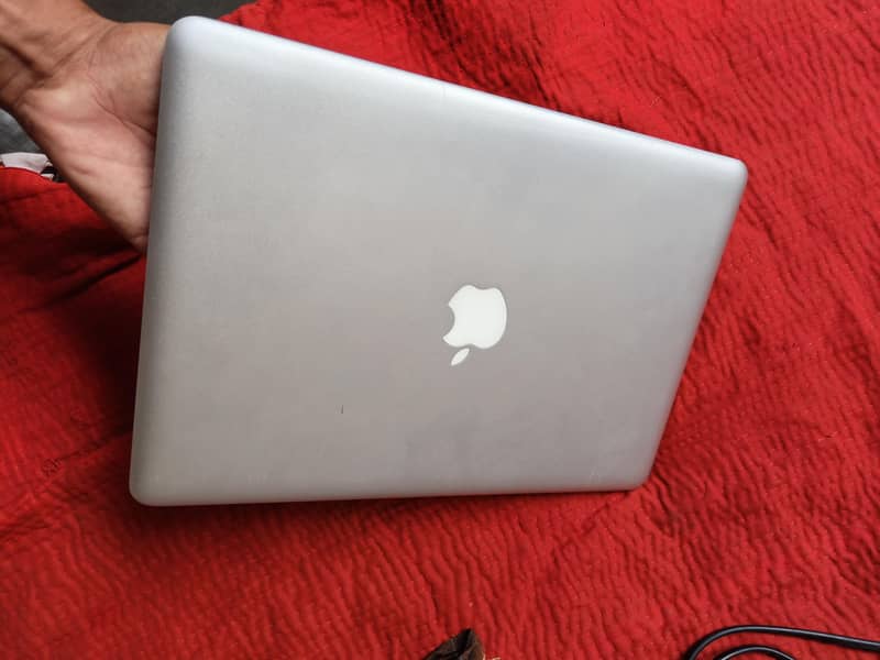 macbook pro m5 1