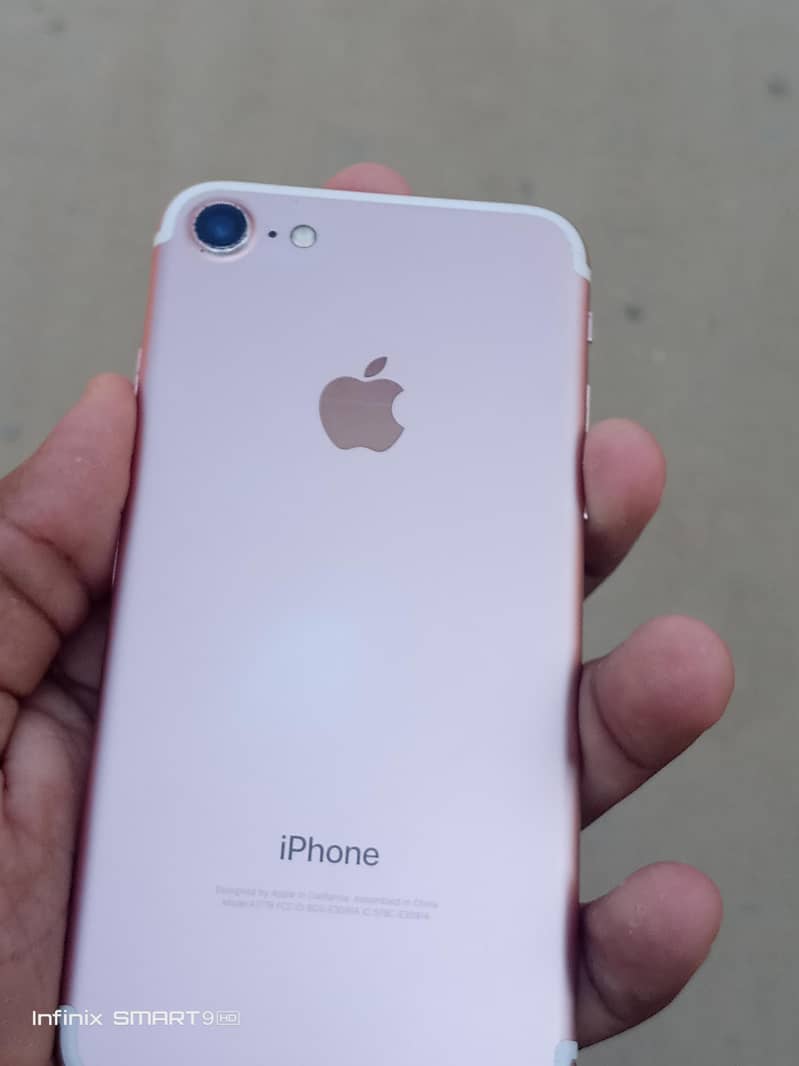 Apple iPhone 7 0