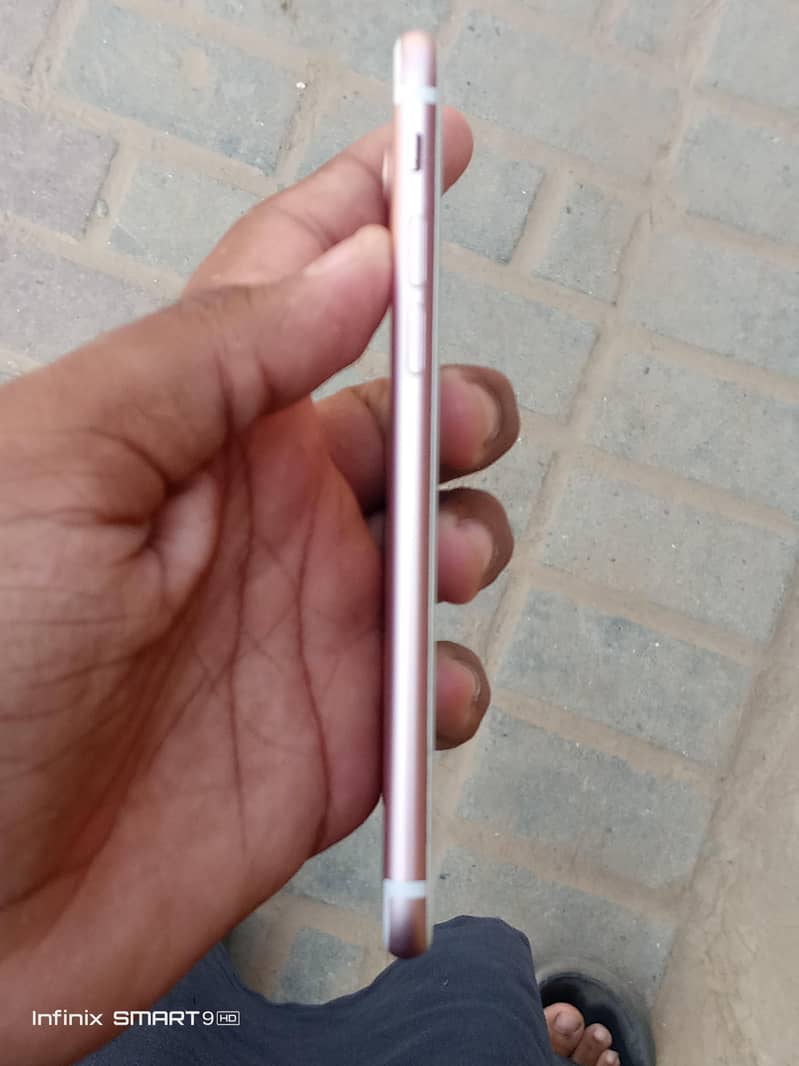 Apple iPhone 7 2