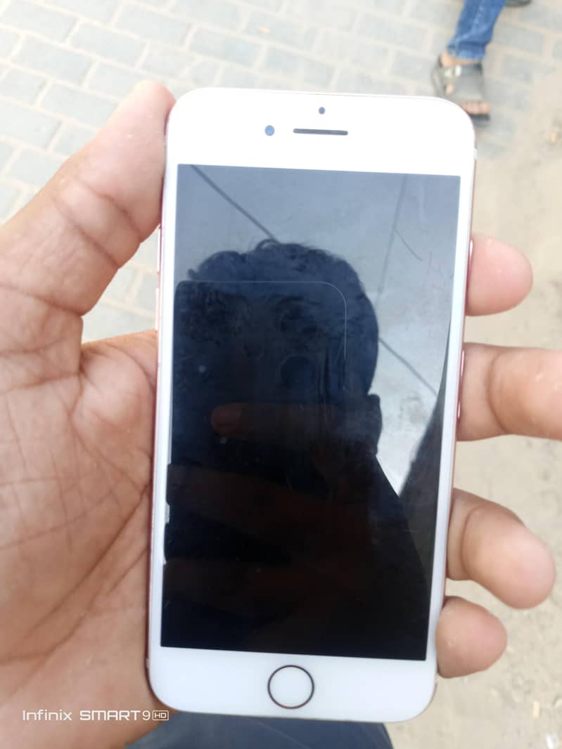 Apple iPhone 7 3