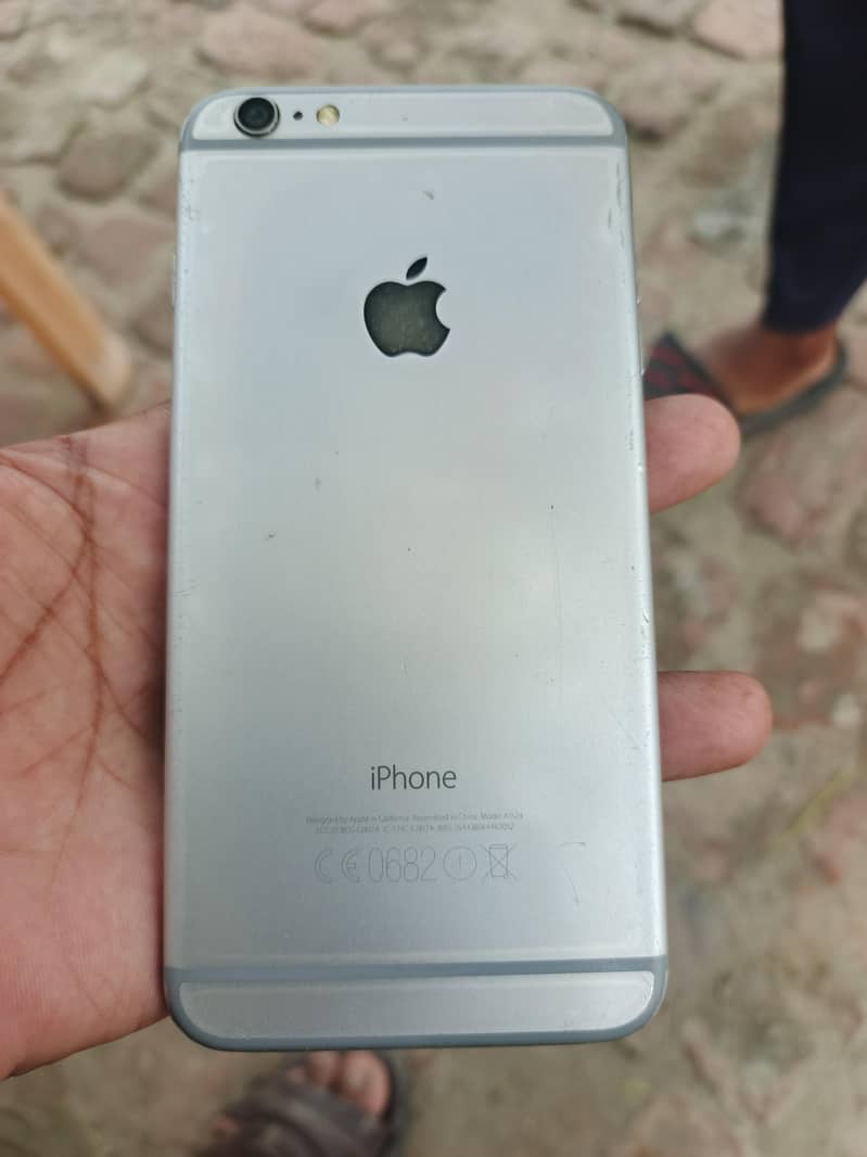 Apple iPhone 6 Plus 1
