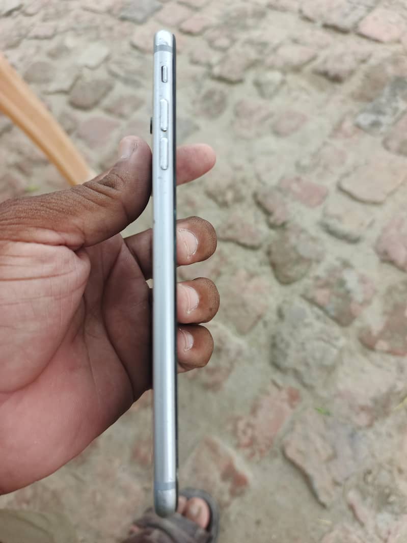 Apple iPhone 6 Plus 3