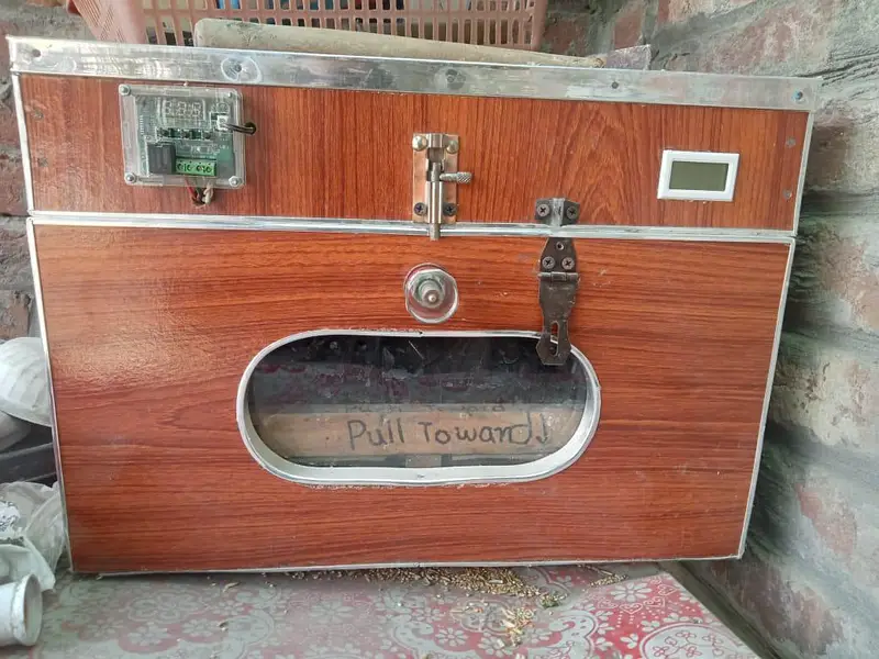 Egg incubator For sale — photo 2