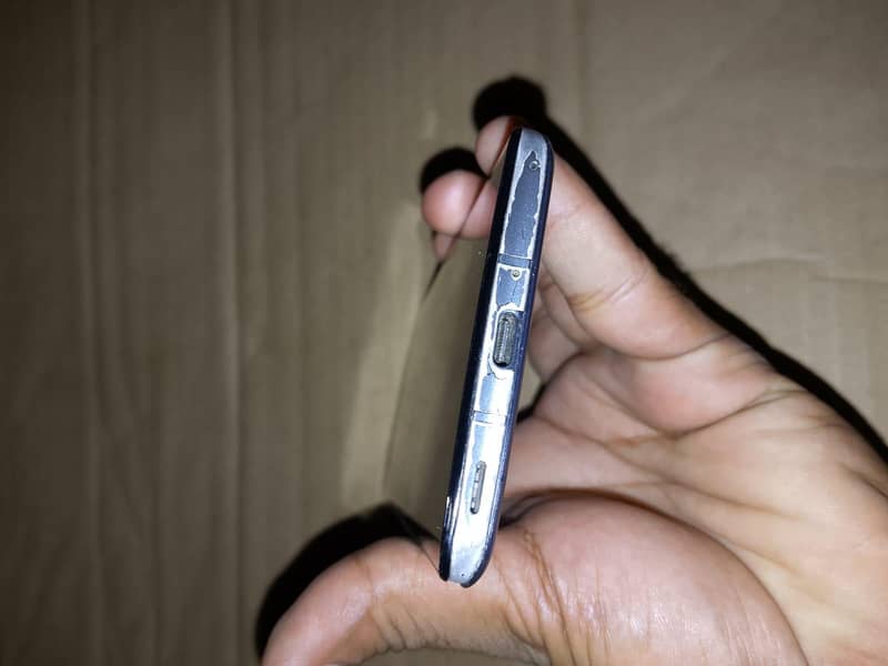 Sharp Aquos Zero 2 2