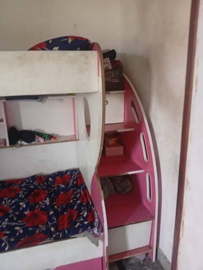 triple bunk bed