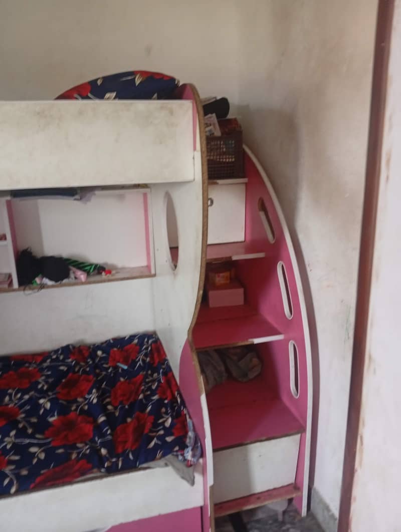 triple bunk bed 0