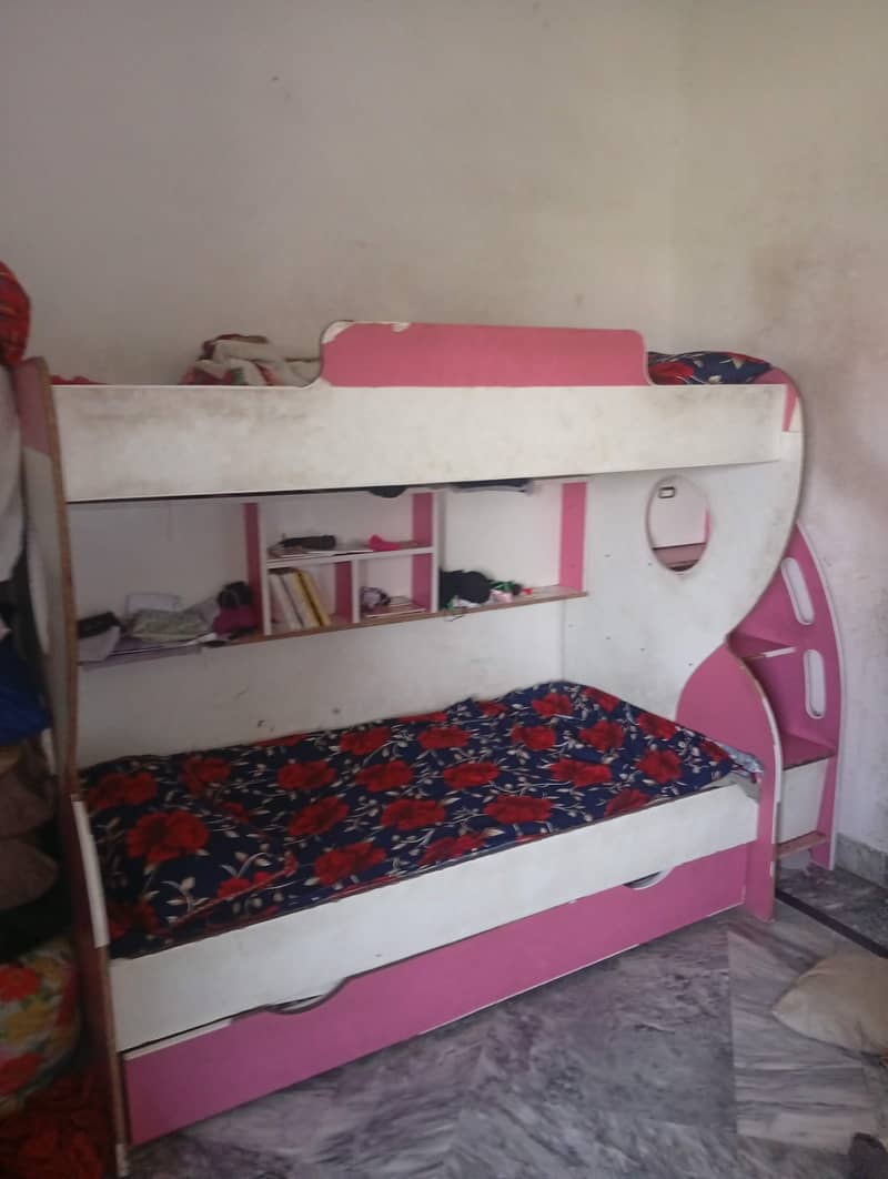 triple bunk bed 1