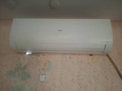 DC invertor Haier 1 sal 6 mahiny phly liya tha new