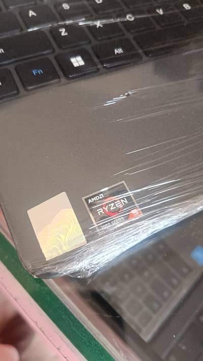 PM LAPTOP 2025