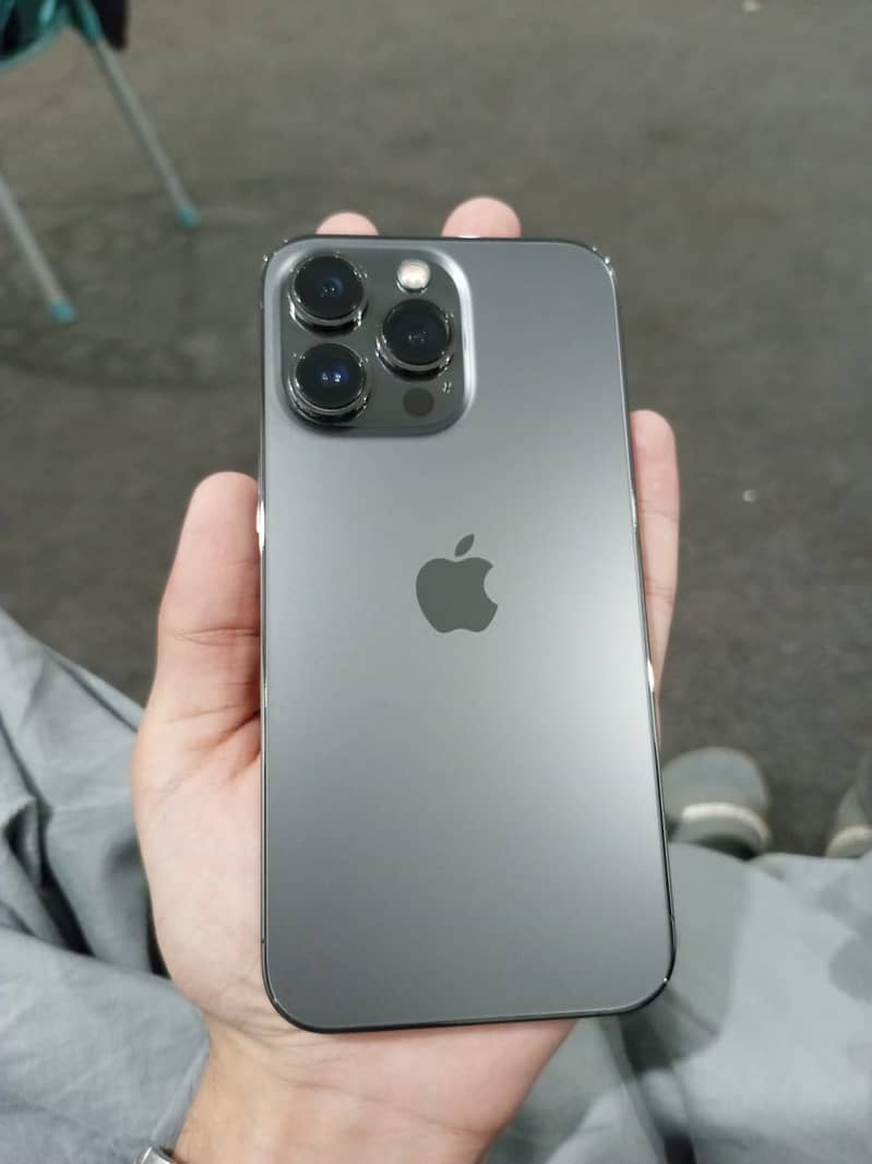 Apple iPhone 13 Pro 1