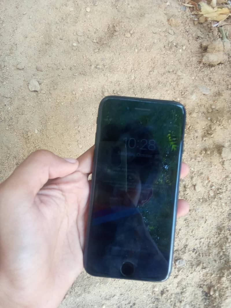 Apple iPhone 7 0