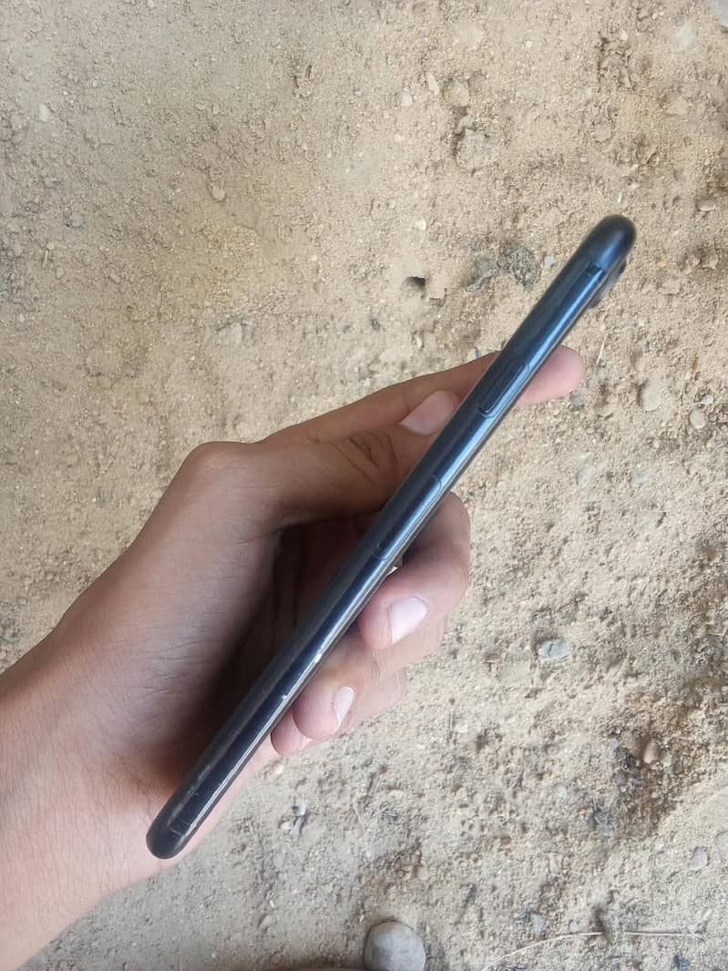 Apple iPhone 7 4