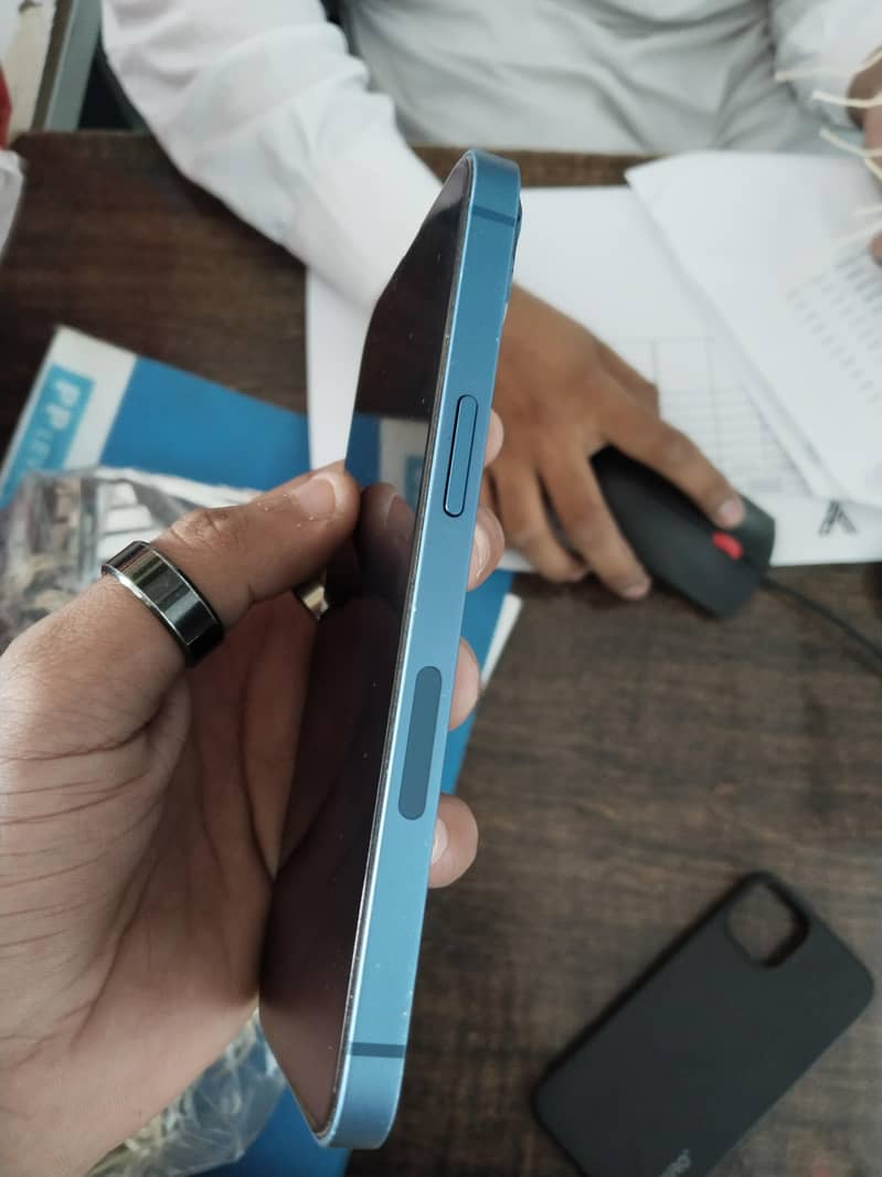 Apple iPhone 13 3