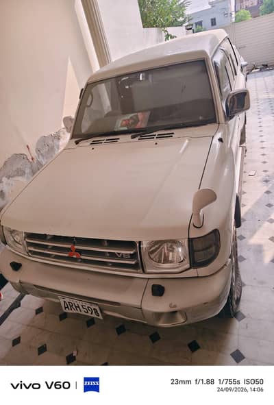Mitsubishi Pajero 2000