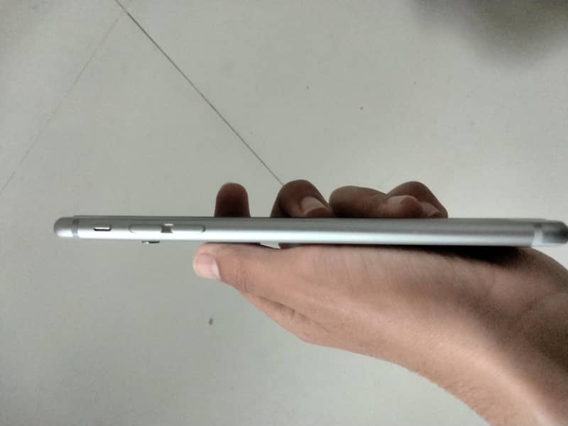 Apple iPhone 6 Plus 2