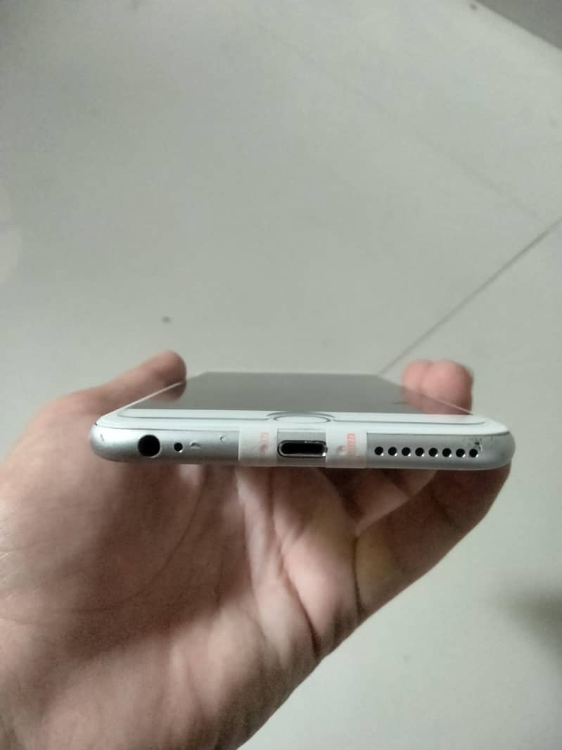 Apple iPhone 6 Plus 4