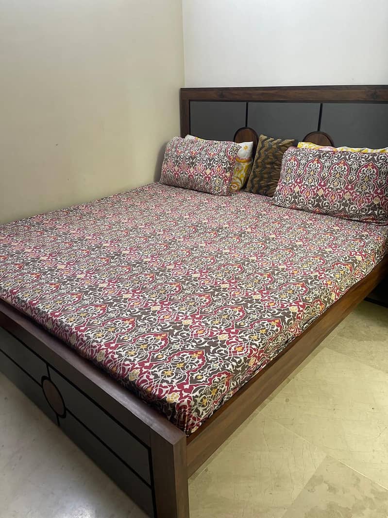 bed one side table dressing without mattress 1