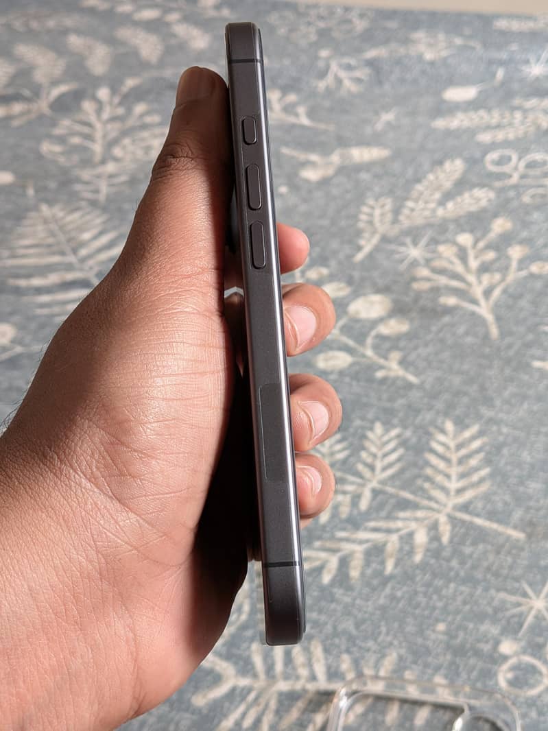 Apple iPhone 17 5
