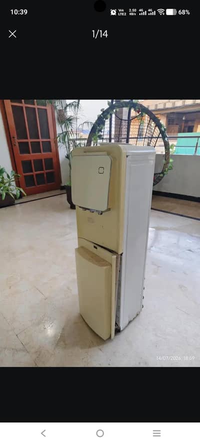 Water dispenser Homage