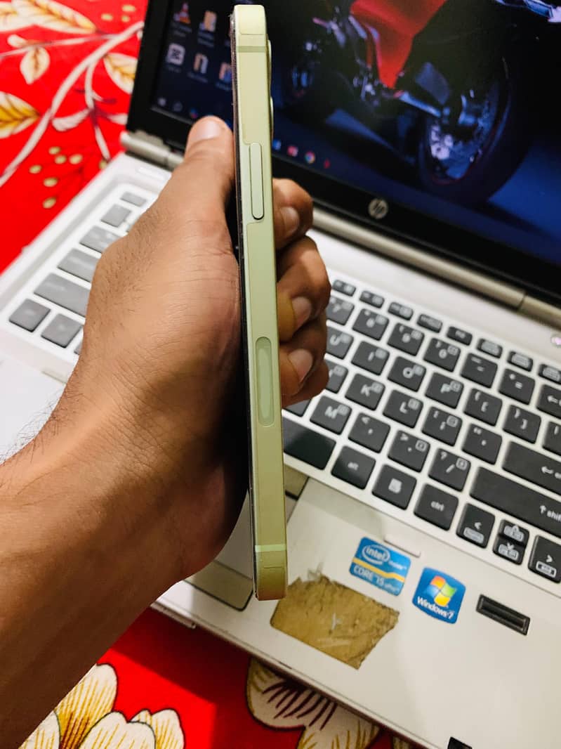 Apple iPhone 12 3