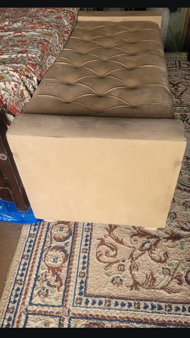 Couch 0