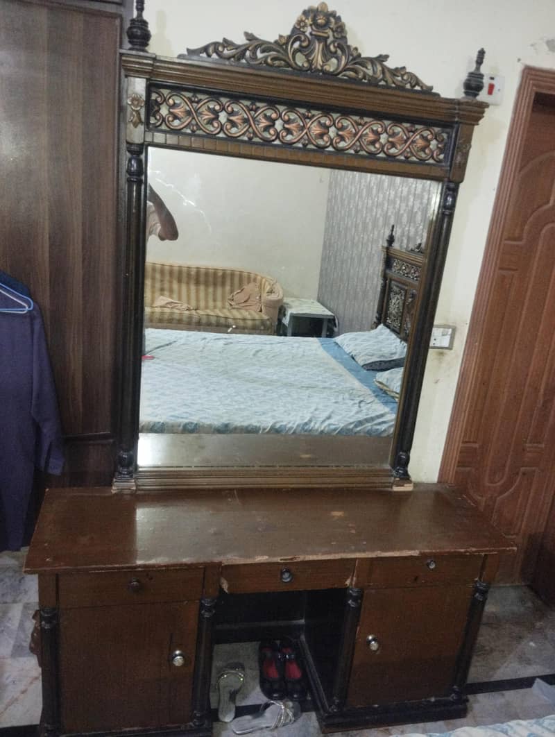 dressing table 0