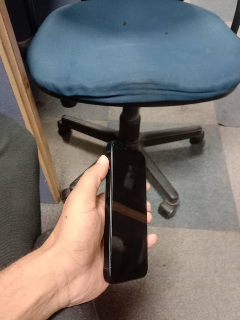 Apple iPhone 14 3