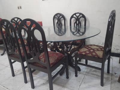 6seater heavy wooden dinning in excellent condition like new
