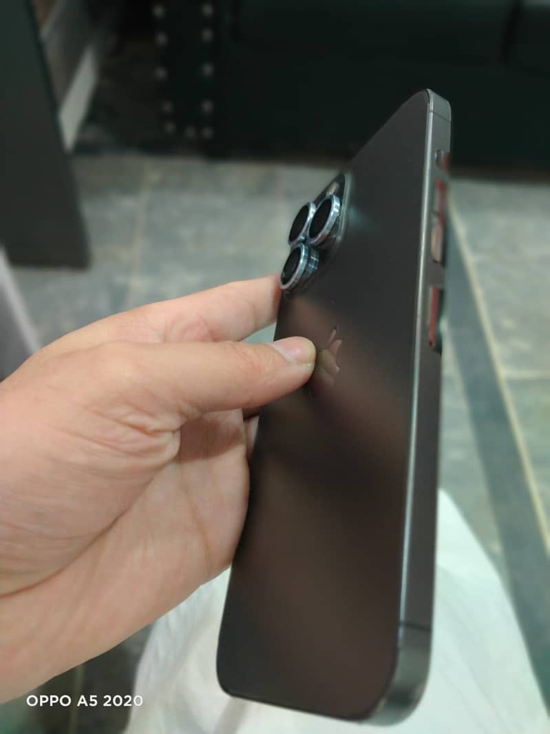 Apple iPhone 13 Pro Max 2