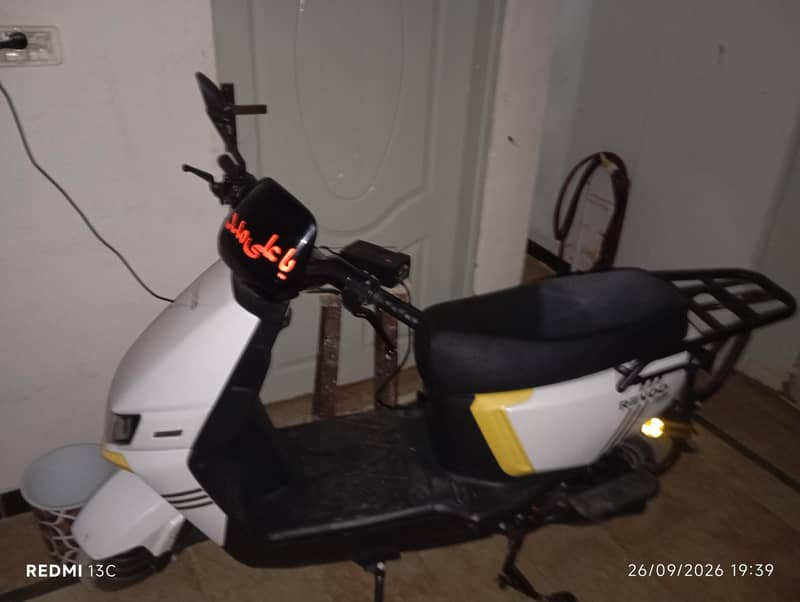 REVOO A12 2