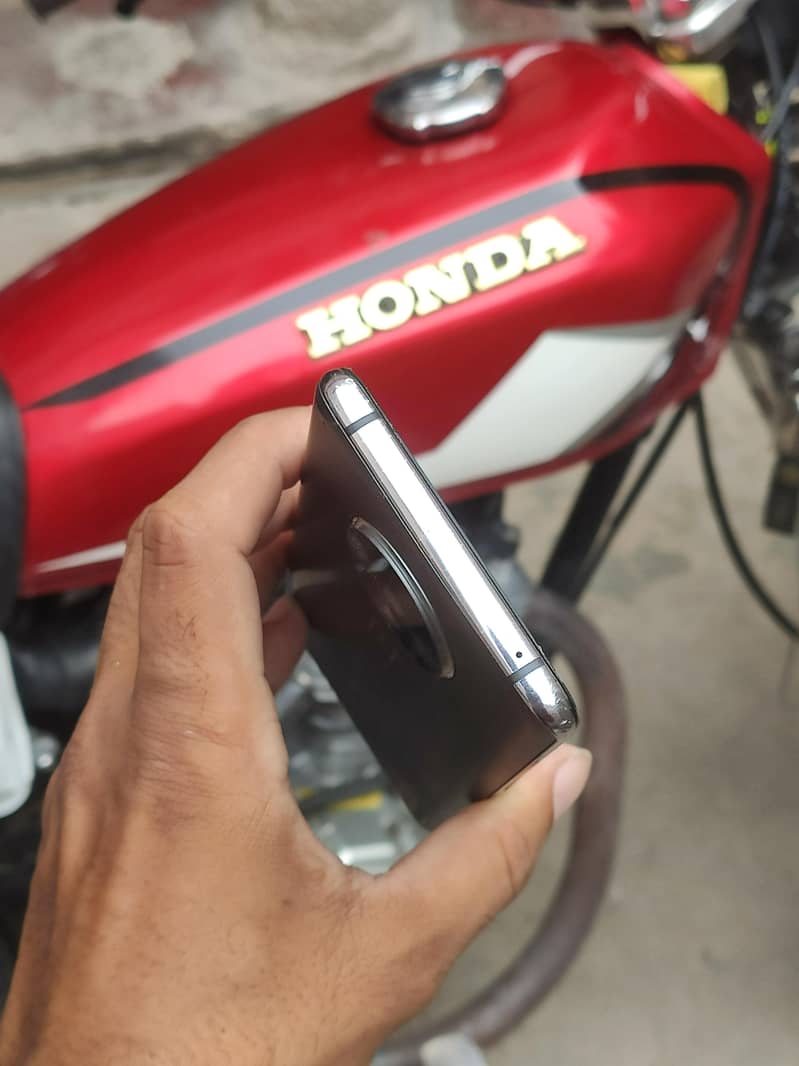 One Plus 7T 5