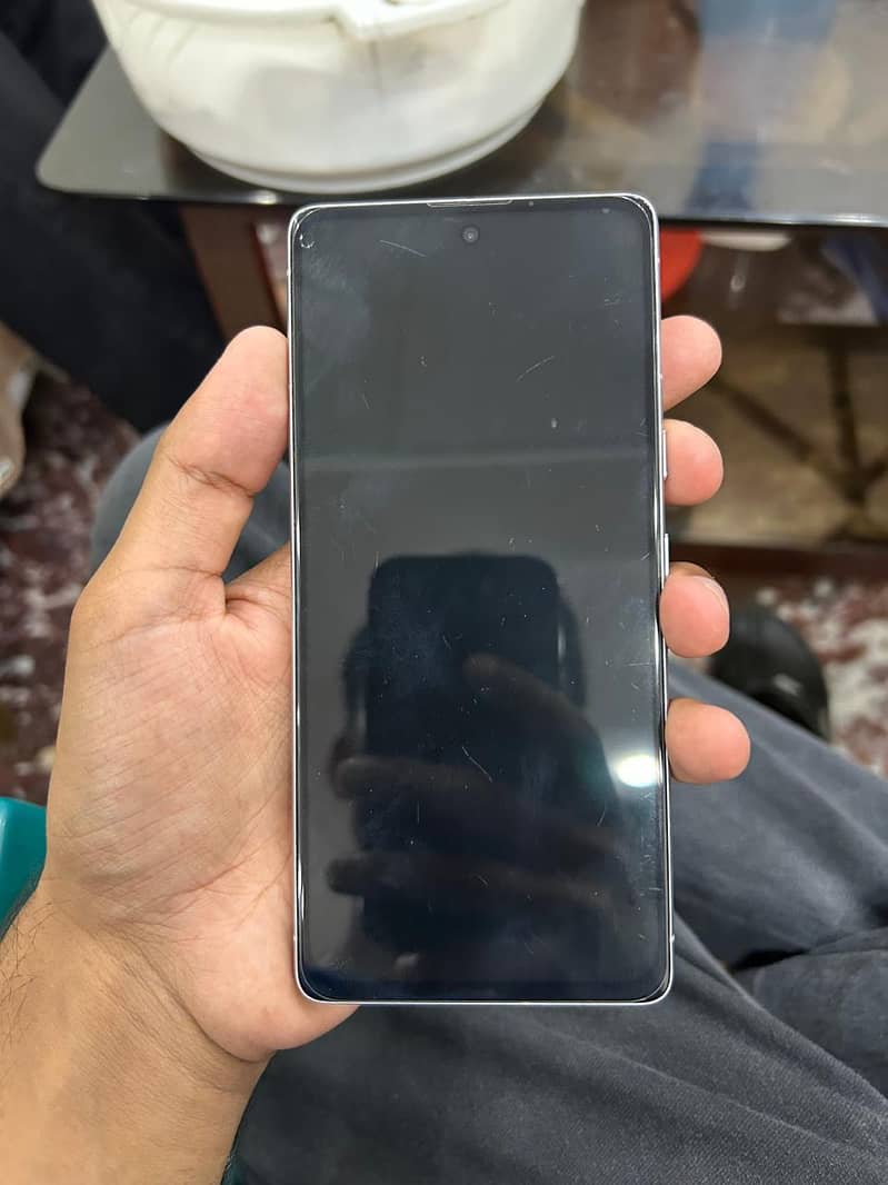 Google Pixel 7 4