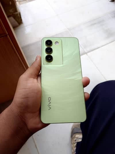 Vivo Y100