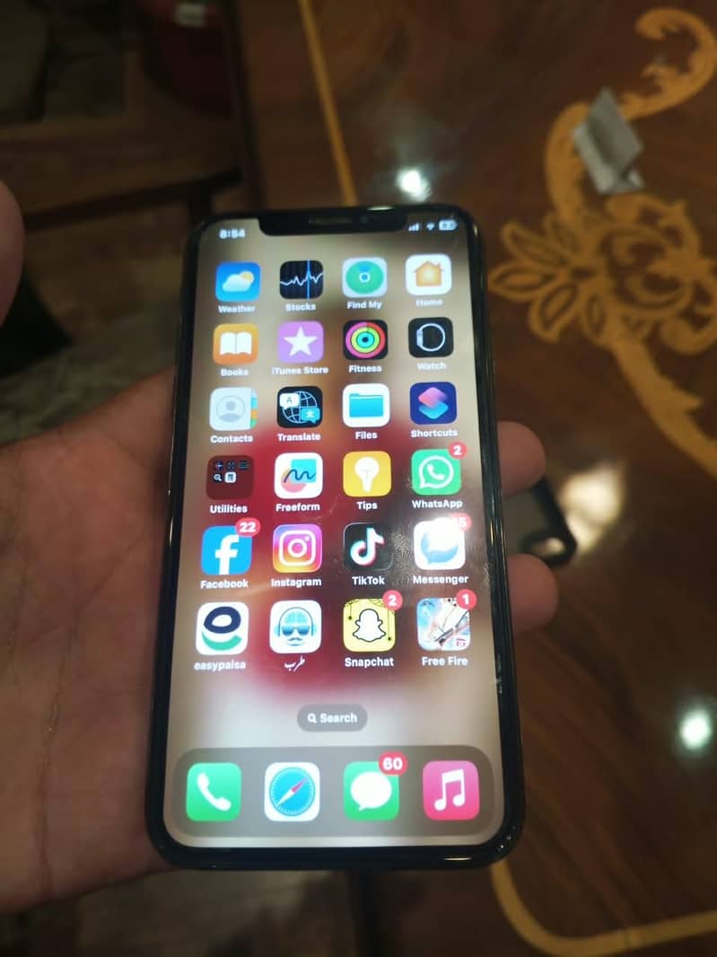 Apple iPhone X 4