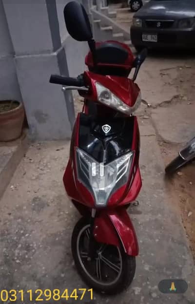 crown benling spark 400km use in liyaqatabad detail parhe 03112984471