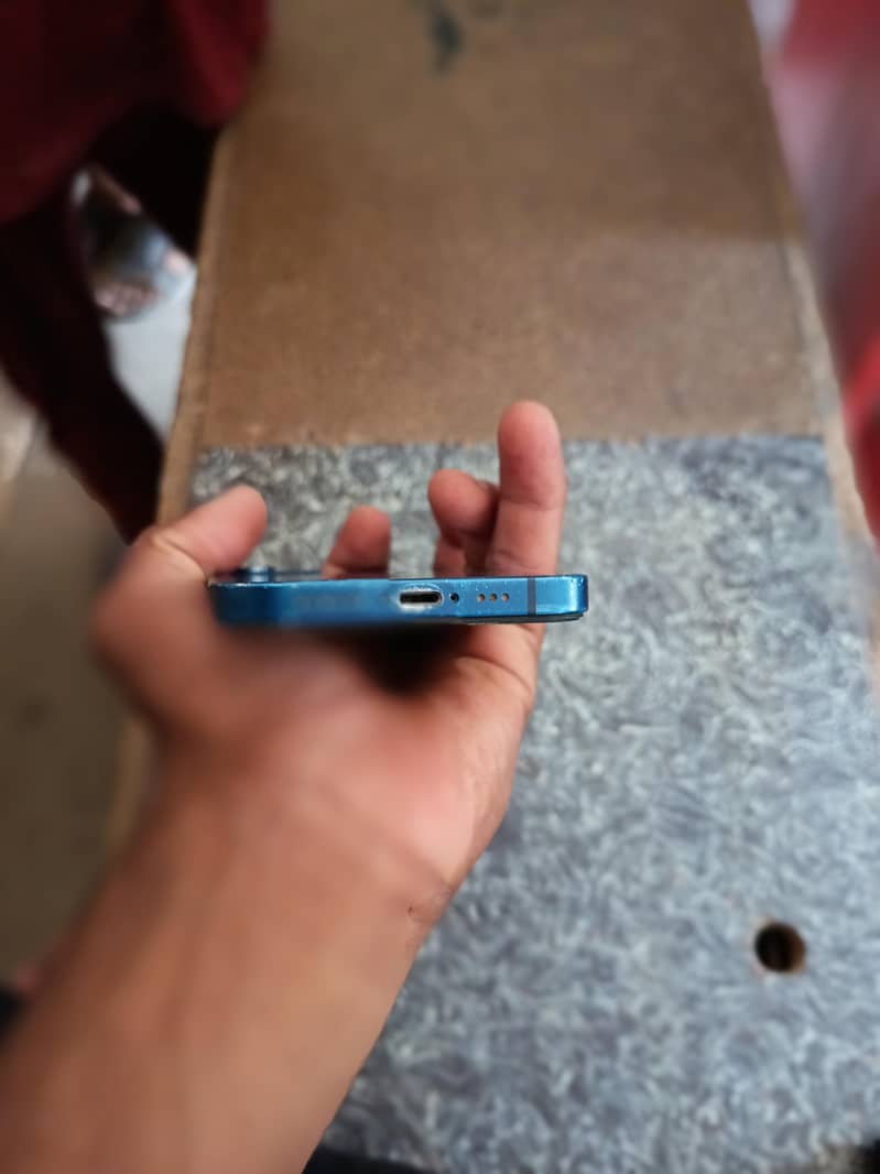 Apple iPhone 12 3
