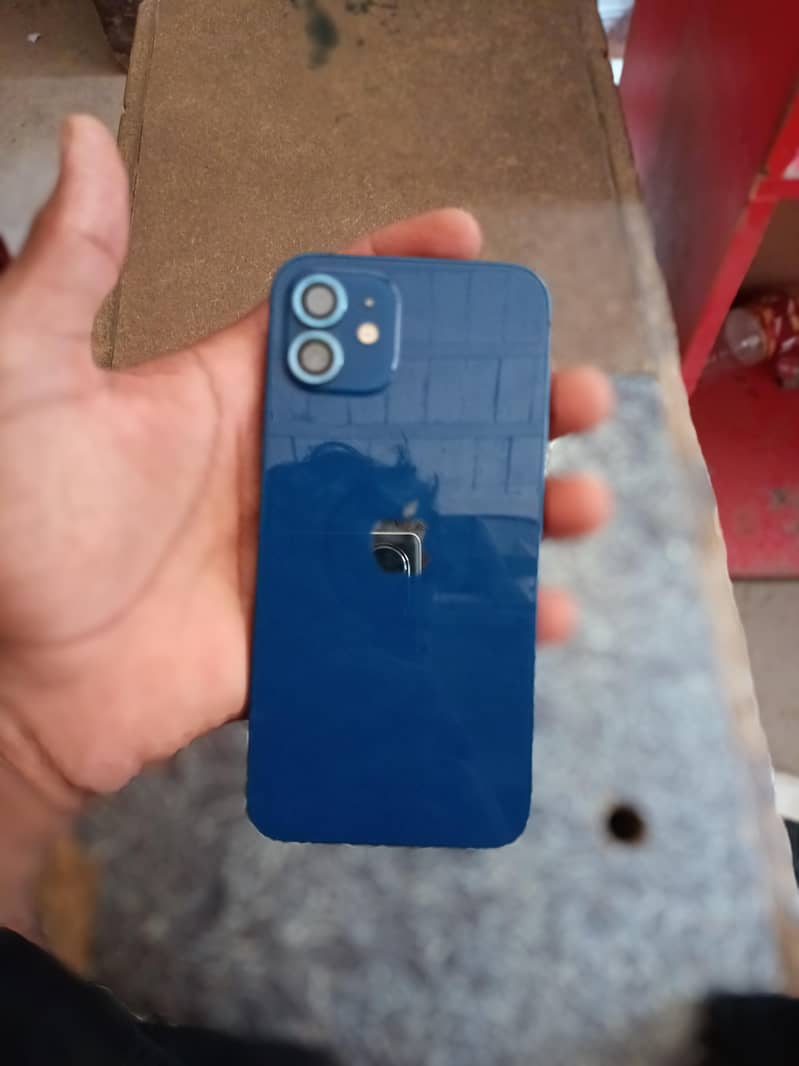 Apple iPhone 12 6