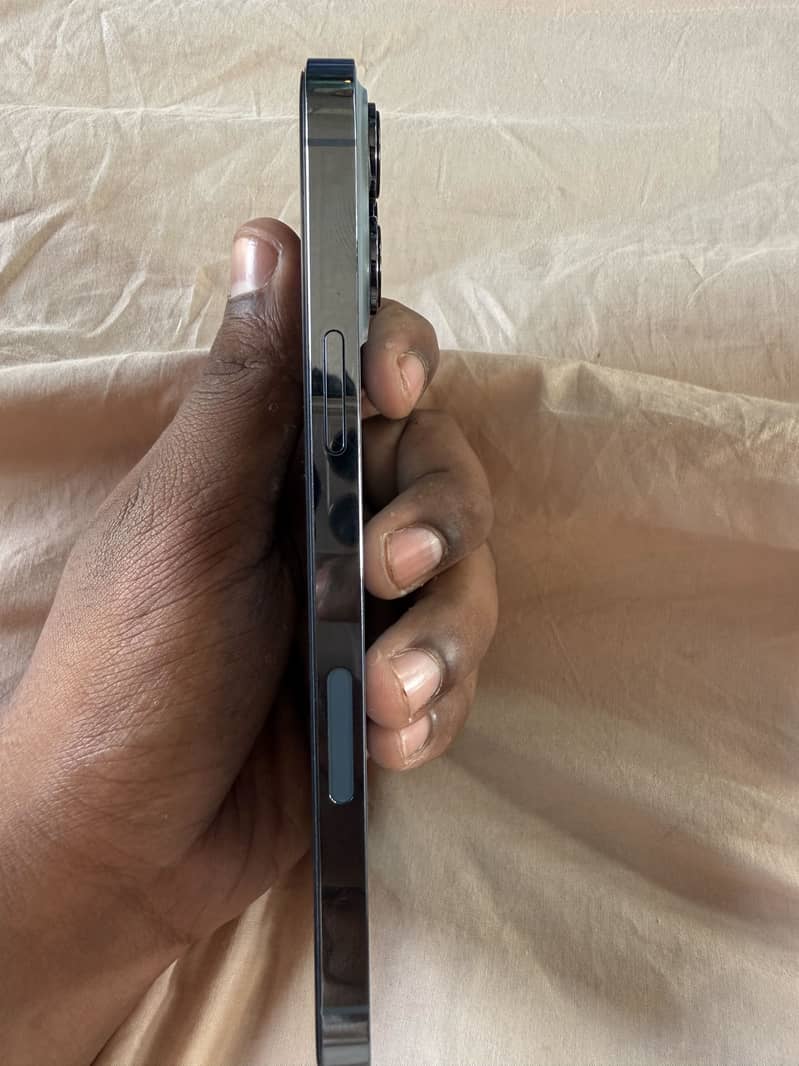 Apple iPhone 13 Pro Max 5