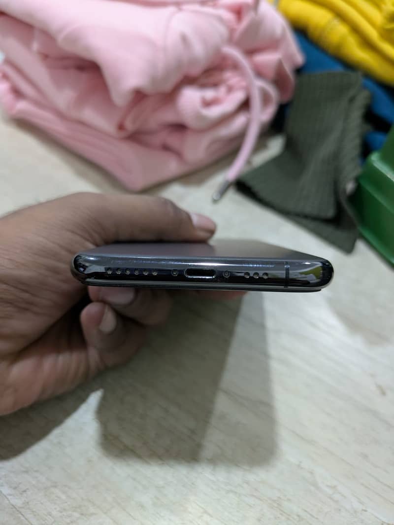 Apple iPhone 11 Pro 2
